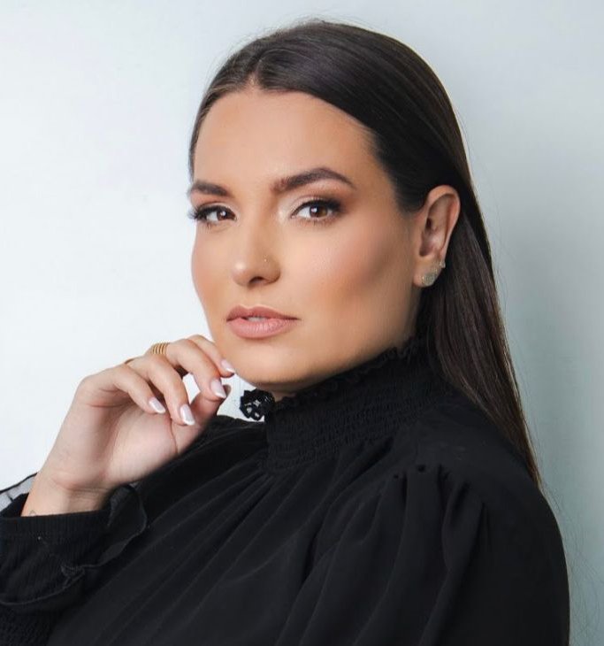 Profa. Juliana Assumpção