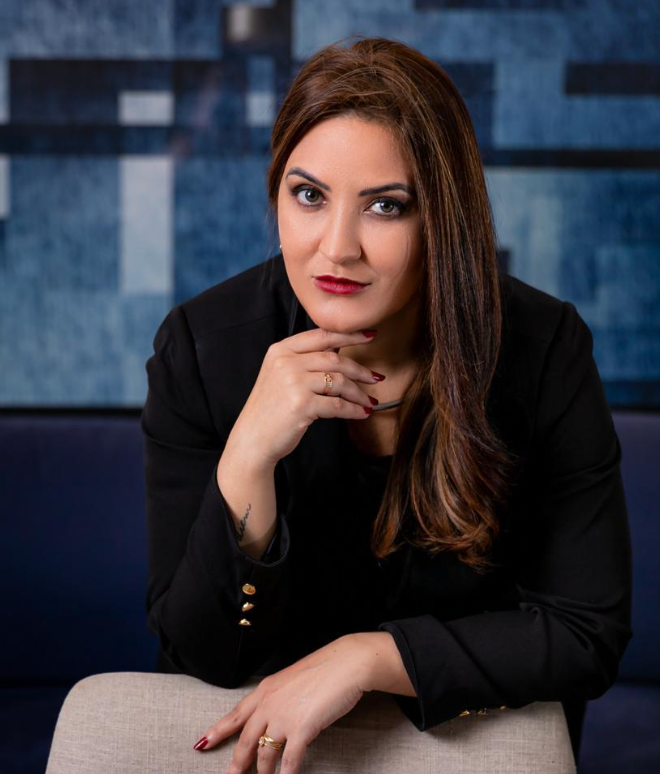 Profa. Greicy Mandelli