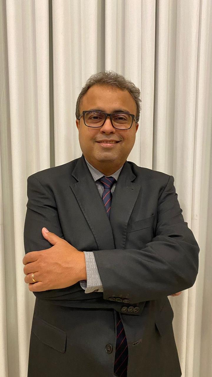 Prof. Malcon Robert
