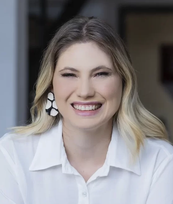 Profa. Paula Cortellini